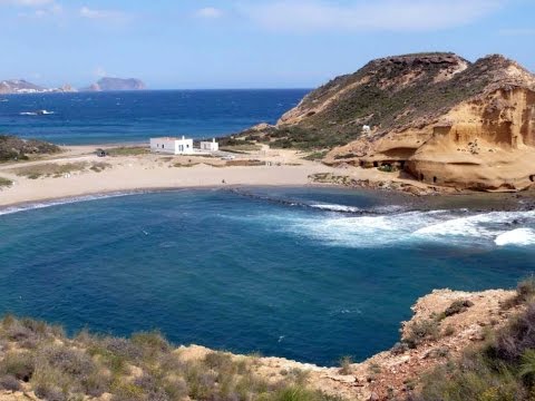 Descubre las Playas Paradisíacas de Almería: Un paraíso mediterráneo.