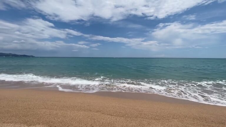 Descubre las mejores playas familiares en Sant Pol de Mar