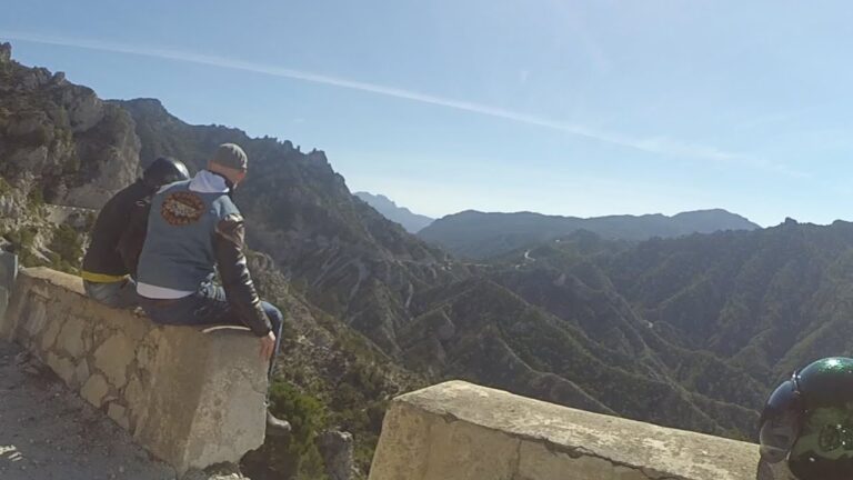 Descubre las impresionantes rutas costeras en la Costa de Granada