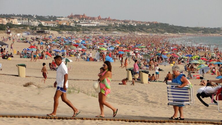 Descubre las paradisíacas playas de Rota en tu próximo viaje