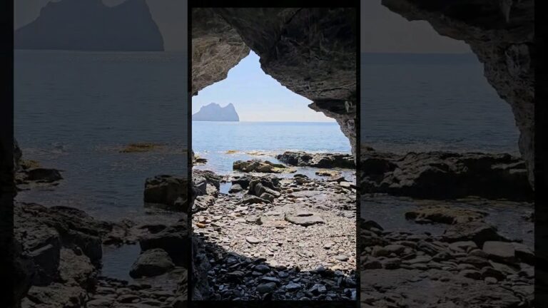Descubre las paradis&iacute;acas playas de &Aacute;guilas, Murcia