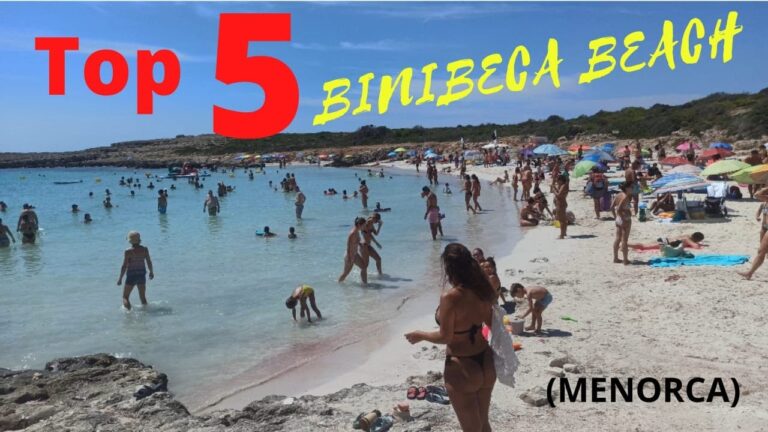 Descubre la impresionante arena blanca de Binibeca