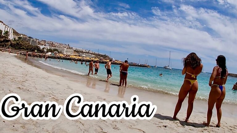 Descubre las emocionantes actividades acu&aacute;ticas en las paradis&iacute;acas playas de las Islas Canarias.