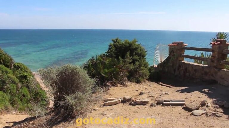 Descubre las playas nudistas en Caños de Meca: ¡Un paraíso natural!