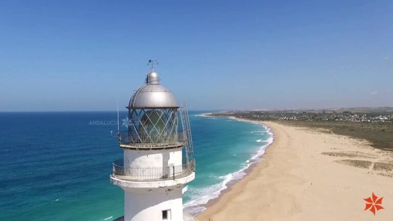 Descubre Zahora: Un paraíso de playas esperándote