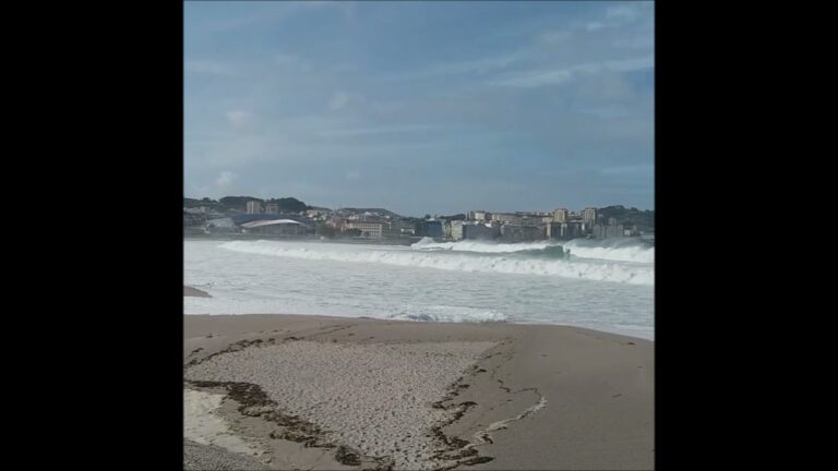 Alerta en A Coruña: Playas con bandera roja, ¿riesgo o aventura?