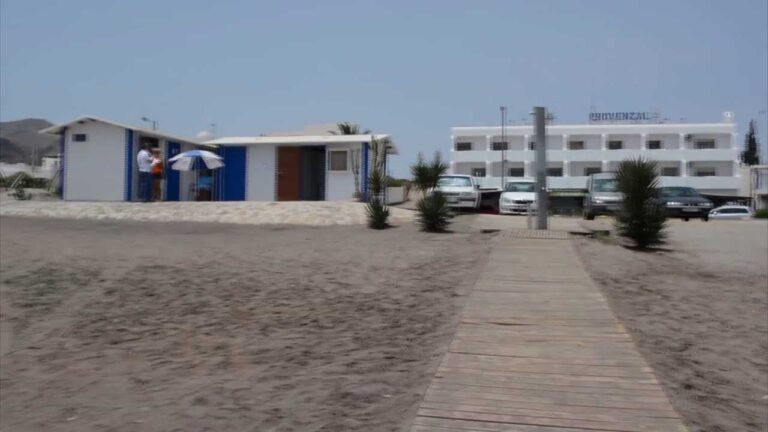 Descubre las emocionantes actividades acuáticas en las playas de Vera