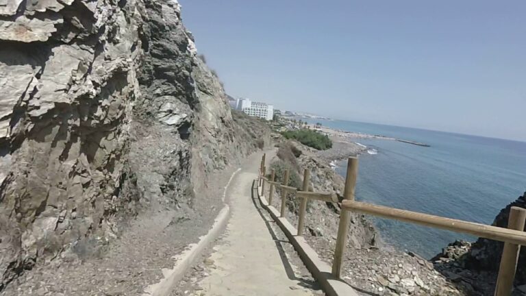 Descubre las impresionantes playas vírgenes de Mojácar