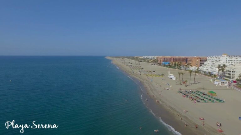 Descubre los secretos de la arena en Roquetas de Mar: Un paraíso costero