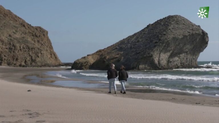 Descubre las Playas Impresionantes de Cabo de Gata: Un Paraíso Costero en España
