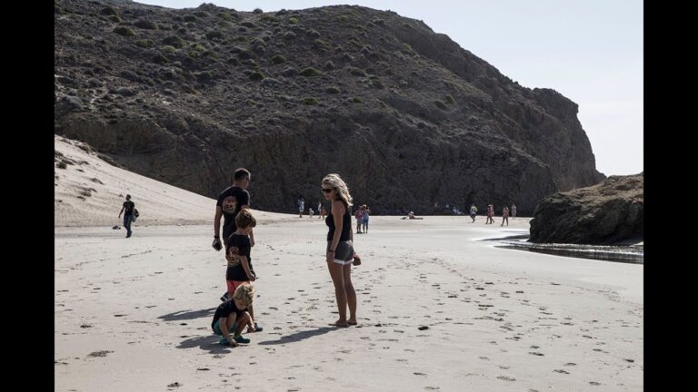 Descubre la Gu&iacute;a de Playas de Almer&iacute;a: &iexcl;Paradis&iacute;acas arenas a tu alcance!