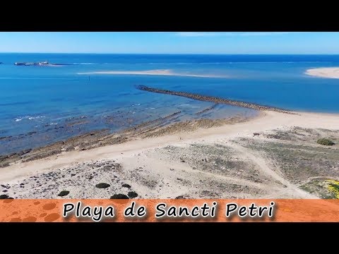 Descubre las mejores playas de C&aacute;diz para deportes acu&aacute;ticos