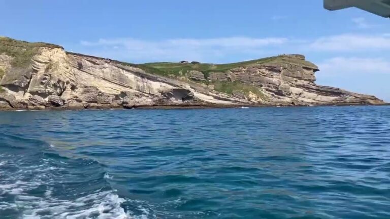 Descubre los encantos de las playas de la costa quebrada
