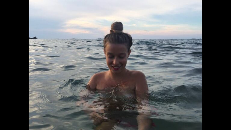 Descubre los mejores destinos nudistas en la paradisíaca Menorca