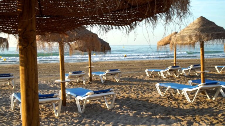 Descubre la Guía Definitiva para Disfrutar las Playas del Grao de Castellón
