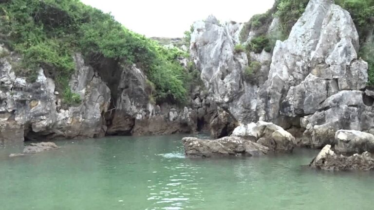 Descubre online las playas más impresionantes de Asturias.