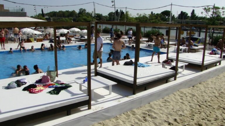 Descubre las increíbles playas artificiales en Sevilla