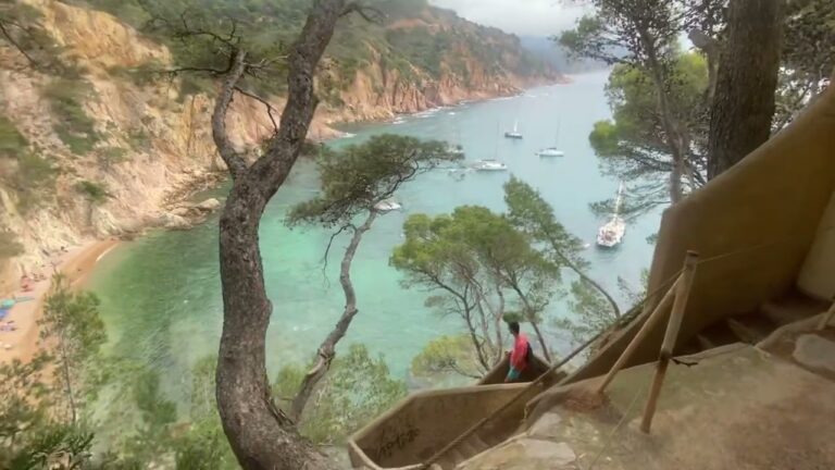 Descubre las paradis&iacute;acas playas de Tossa del Mar: &iexcl;lo mejor del verano en 70 caracteres!