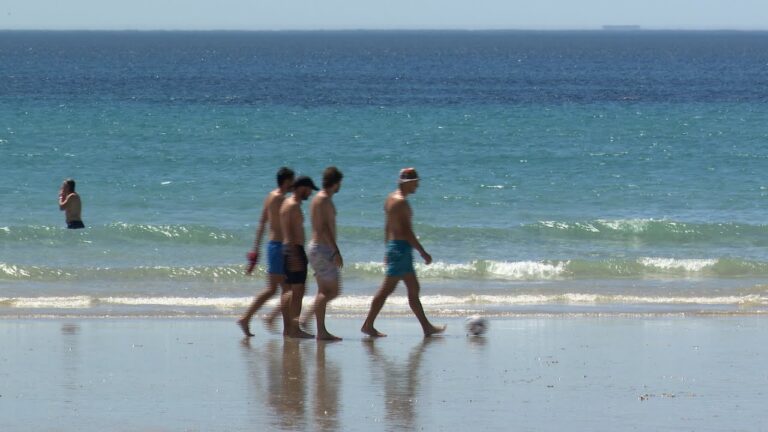 Descubre la temperatura del agua en las playas gallegas y disfruta de un refrescante verano