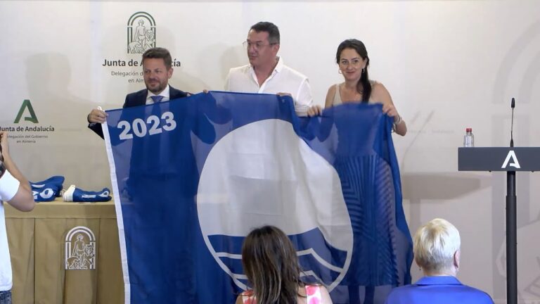 Almería presume de sus playas con bandera azul