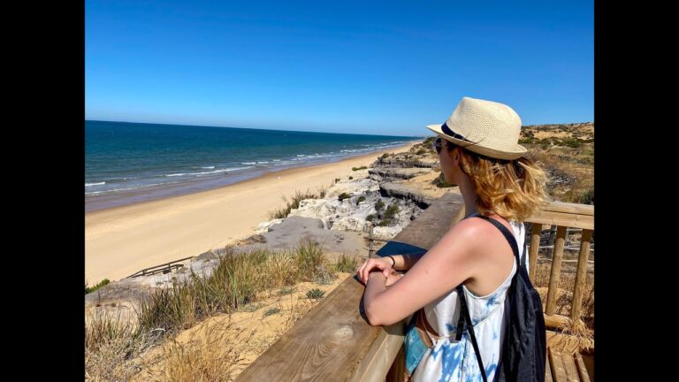 Descubre la Guía Definitiva de Playas Nudistas en Huelva