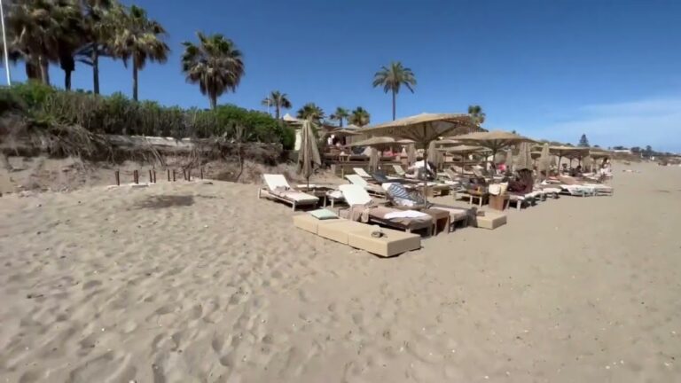 Descubre las mejores playas familiares en Elviria, ¡diversión asegurada!