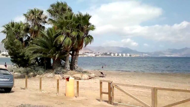 Descubre las Playas Tranquilas de Calabardina: Un Para&iacute;so de Relajaci&oacute;n