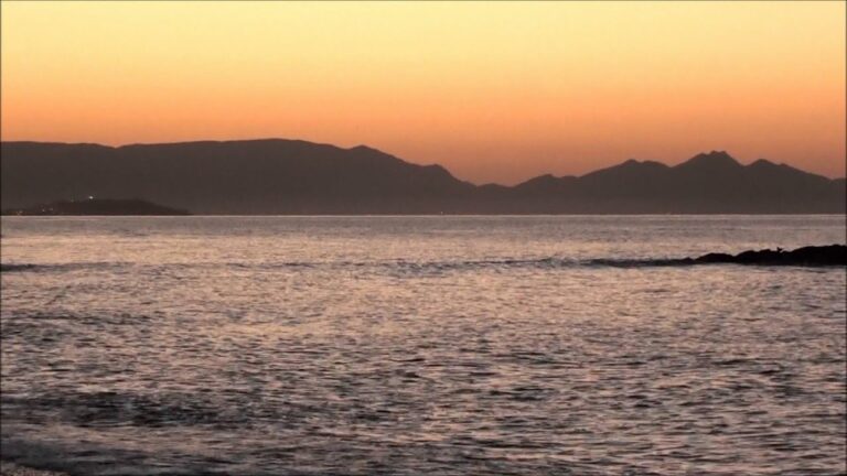 Descubre el relax y diversi&oacute;n en las playas de Castro Urdiales