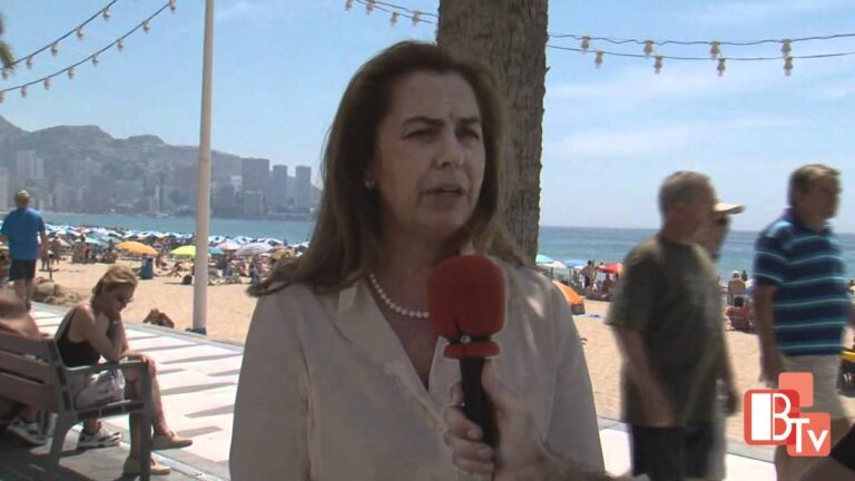 Descubre las paradis&iacute;acas playas con bandera azul en Benidorm