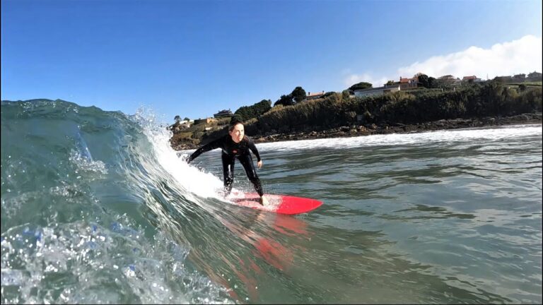 Descubre el Surfing en las playas gallegas, un para&iacute;so de olas