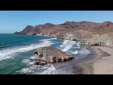 Descubre los impresionantes atractivos naturales de Monsul, un paraíso playero