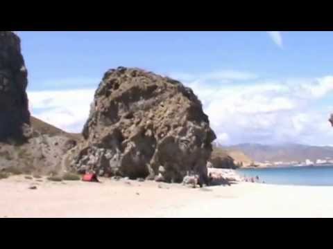 Descubre las mejores playas nudistas de Almer&iacute;a en nuestra gu&iacute;a completa