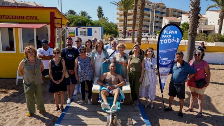 Playas accesibles: servicios especializados para personas con discapacidad