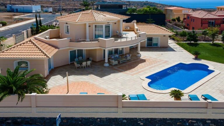 Descubre el para&iacute;so silencioso de la Costa del Silencio en Tenerife