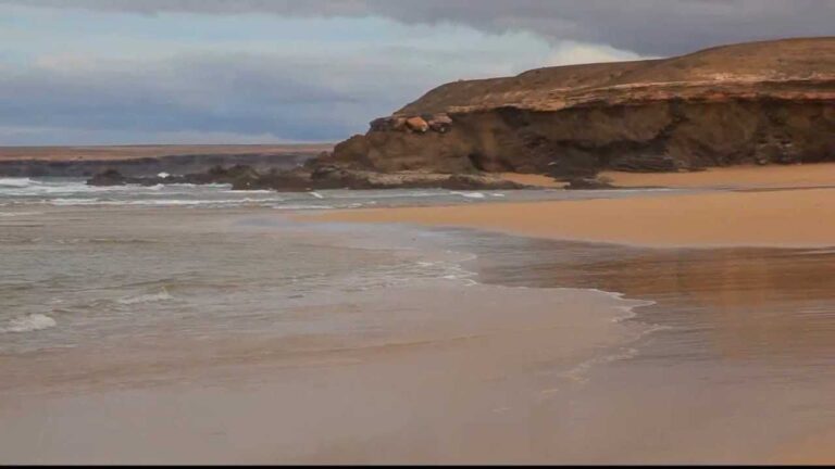 Descubre las impresionantes playas de Tindaya en Fuerteventura