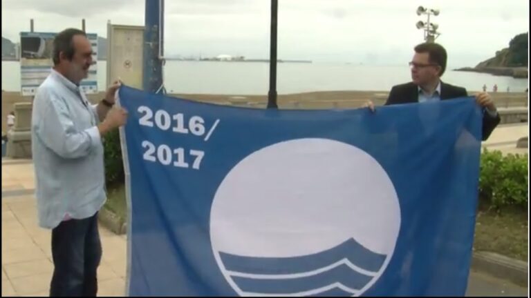 Descubre las impresionantes playas con bandera azul en Bizkaia
