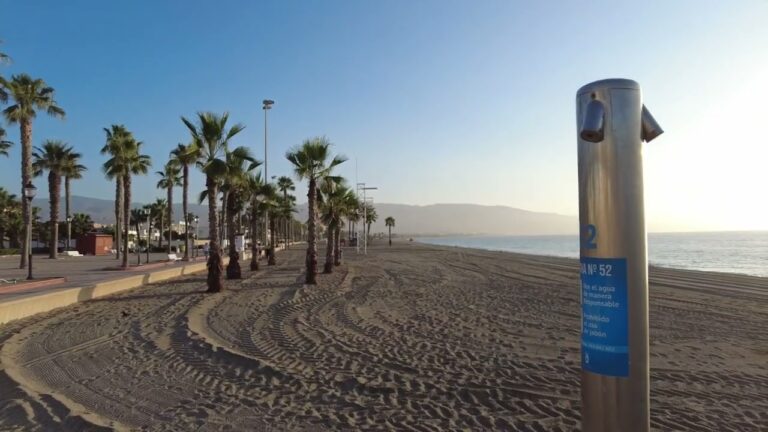 Descubre las increíbles actividades y servicios en las playas de Roquetas de Mar